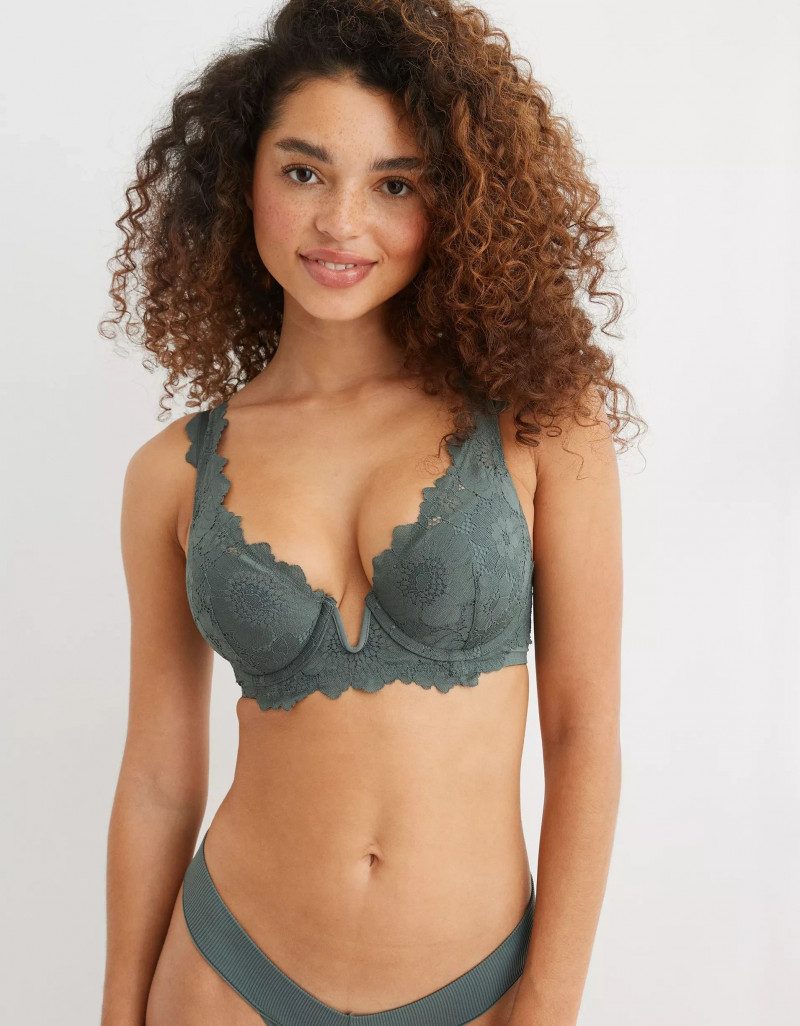 Aerie FW 2023 — Quinn Strange #8