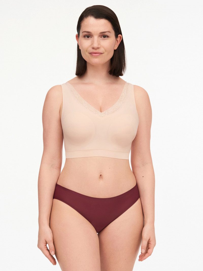 Chantelle FW 2022 — Sabrina Laporte #3