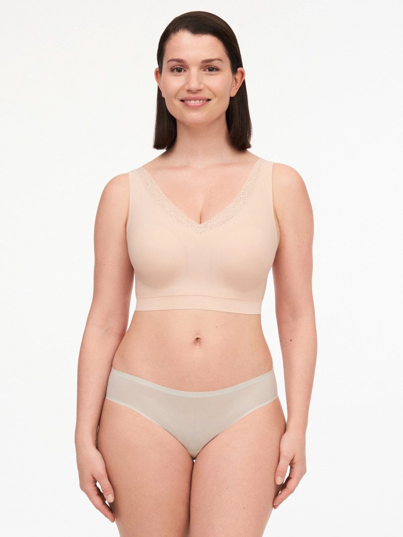 Chantelle FW 2022 — Sabrina Laporte #12