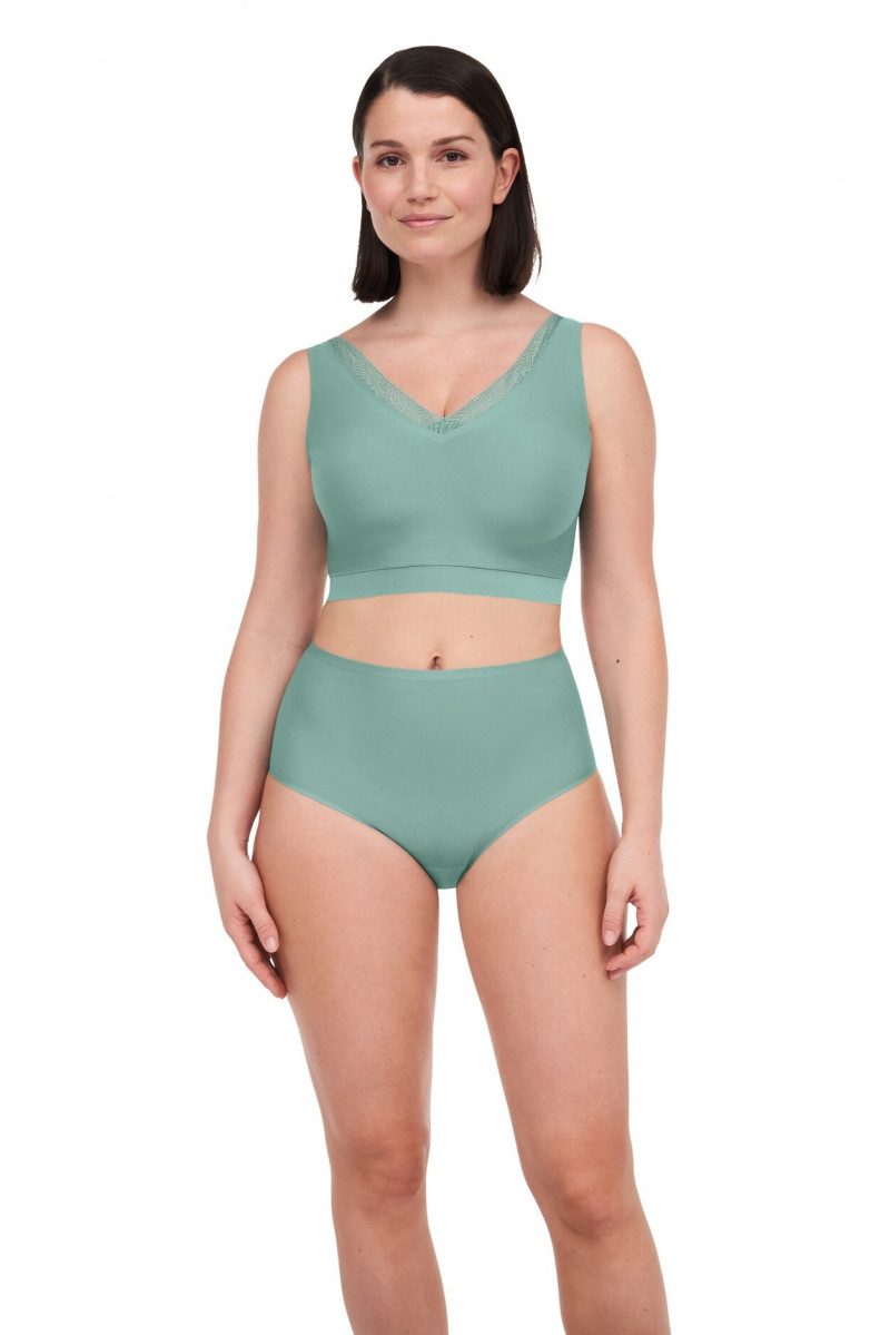 Chantelle FW 2022 — Sabrina Laporte #13