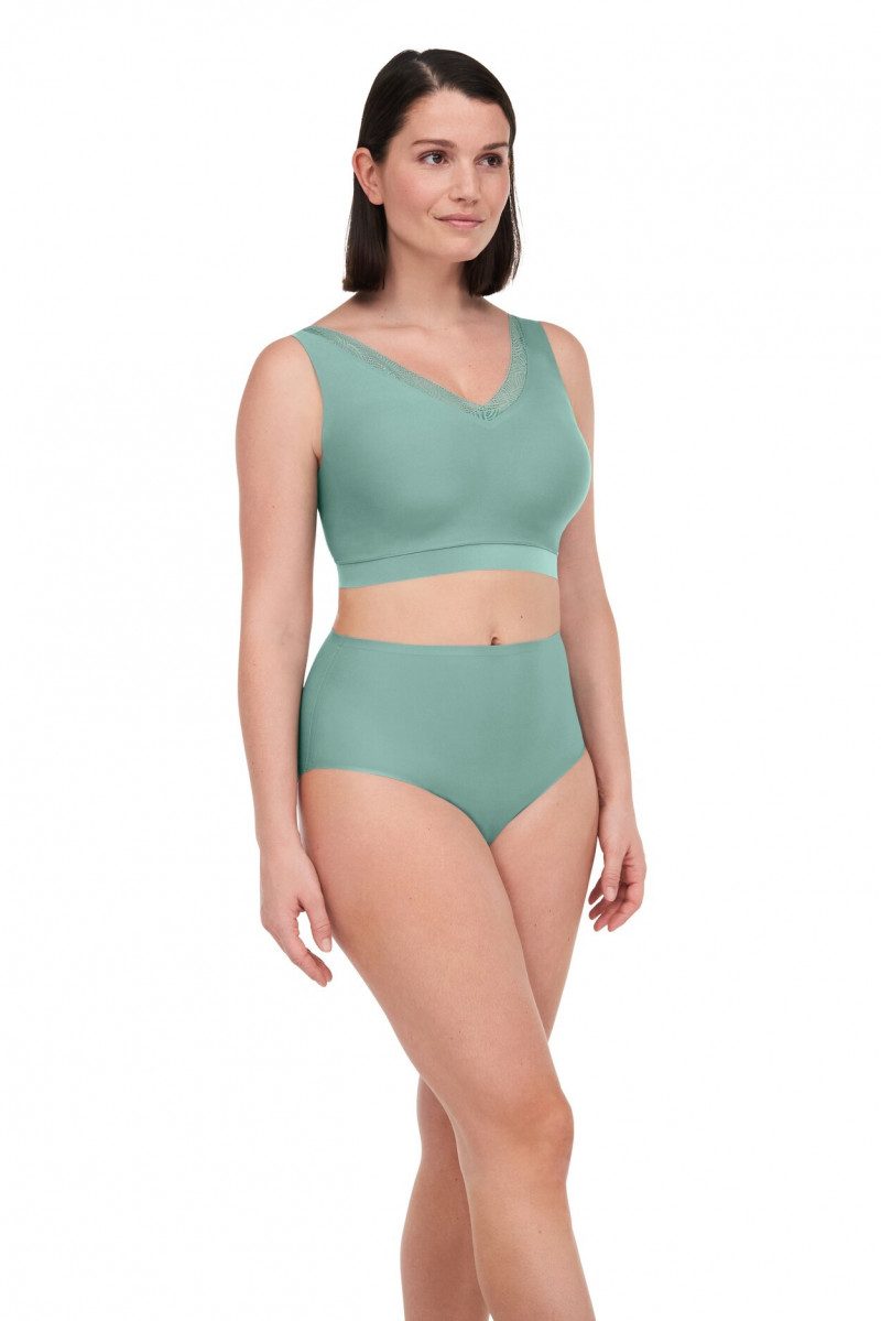 Chantelle FW 2022 — Sabrina Laporte #6