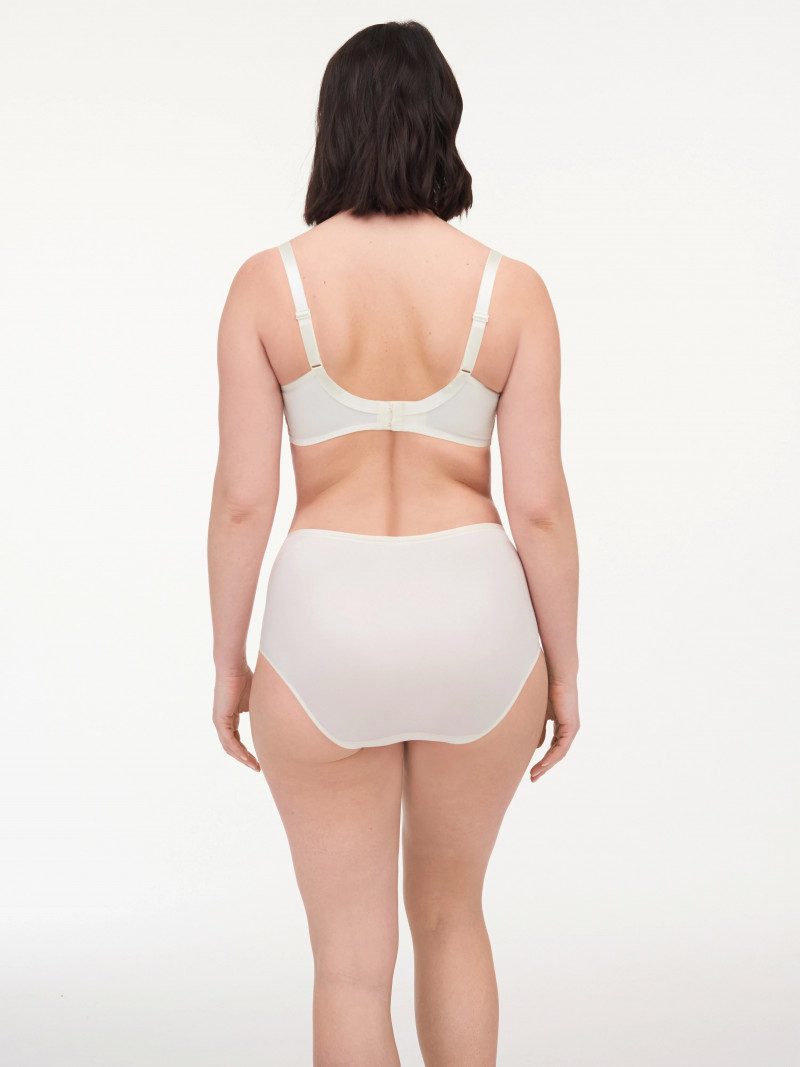 Chantelle FW 2022 — Sabrina Laporte #20