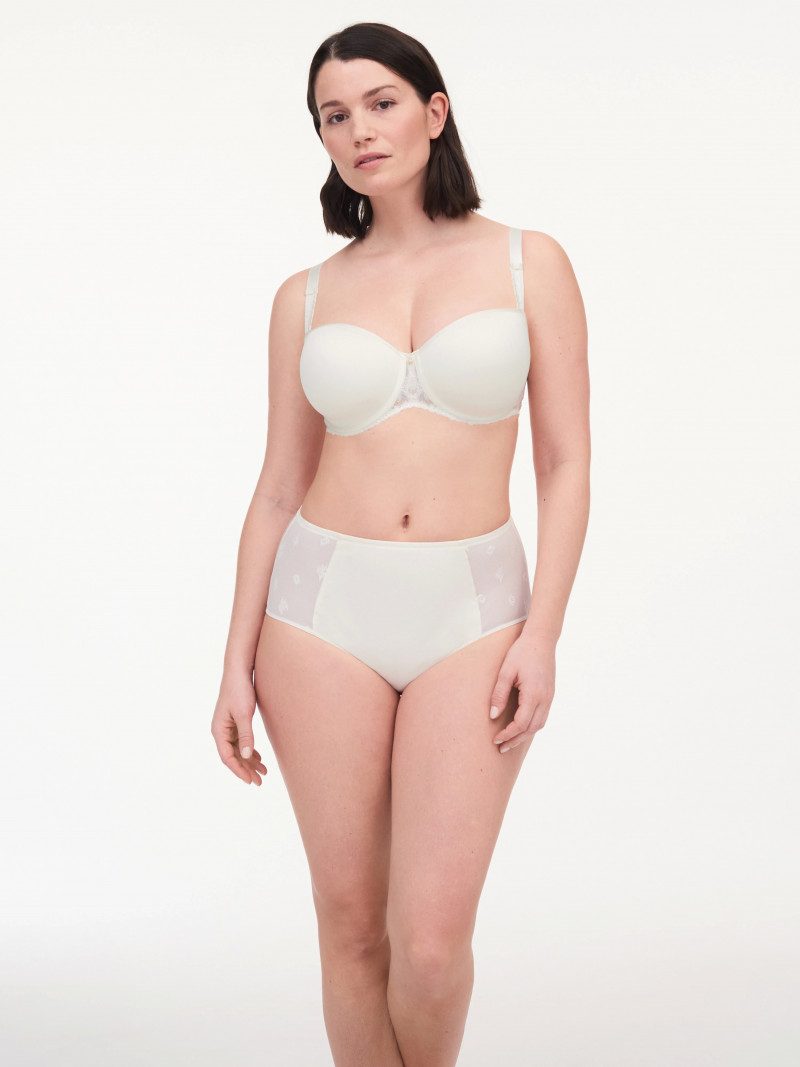 Chantelle FW 2022 — Sabrina Laporte #23