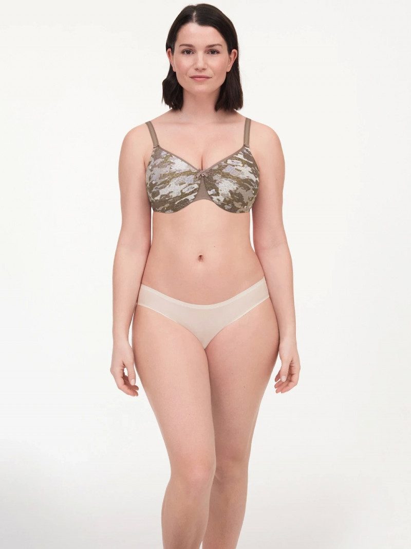 Chantelle FW 2022 — Sabrina Laporte #17