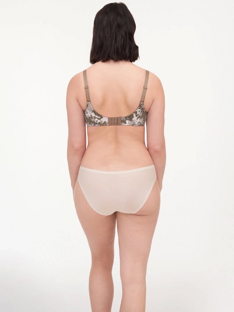 Chantelle FW 2022 — Sabrina Laporte #18