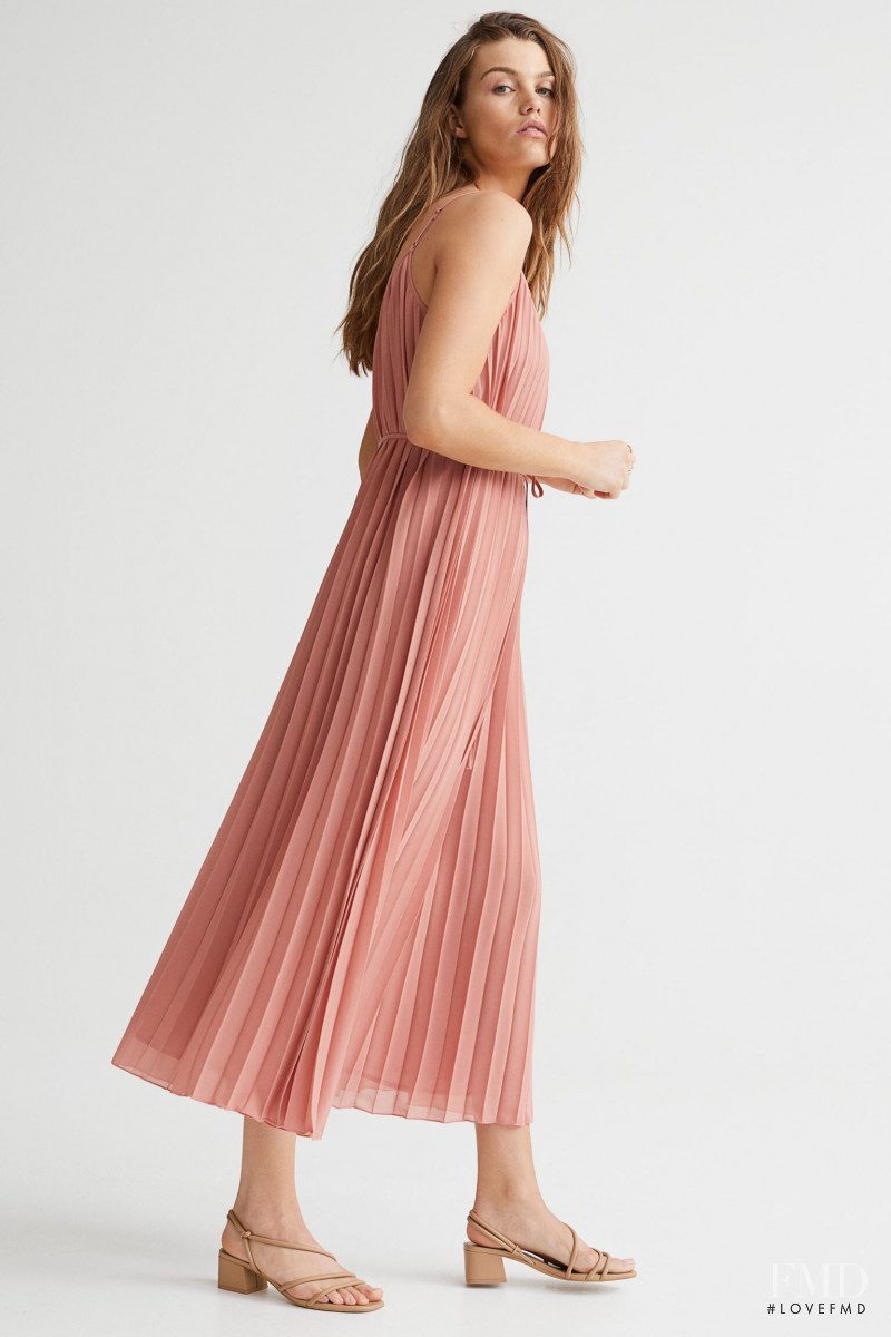 H&M SS 2022 — Luna Bijl #55