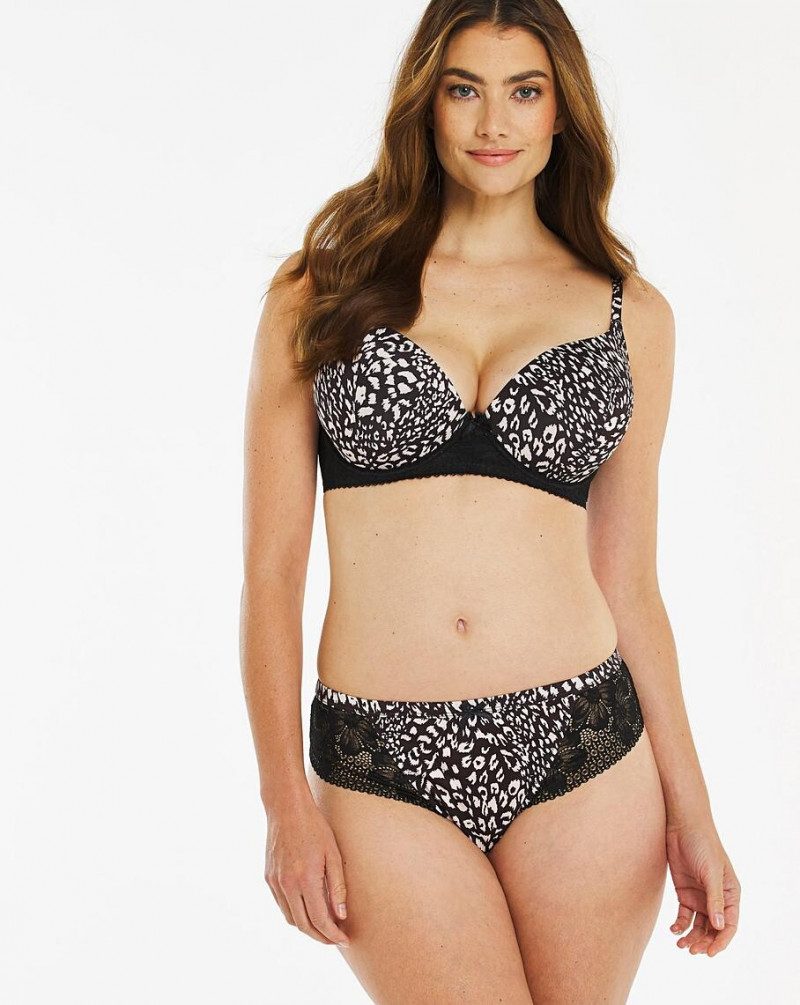 JD Williams FW 2020 — Lauren Mellor #17