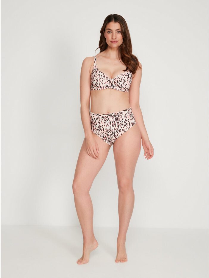 M&Co SS 2022 — Lauren Mellor #23