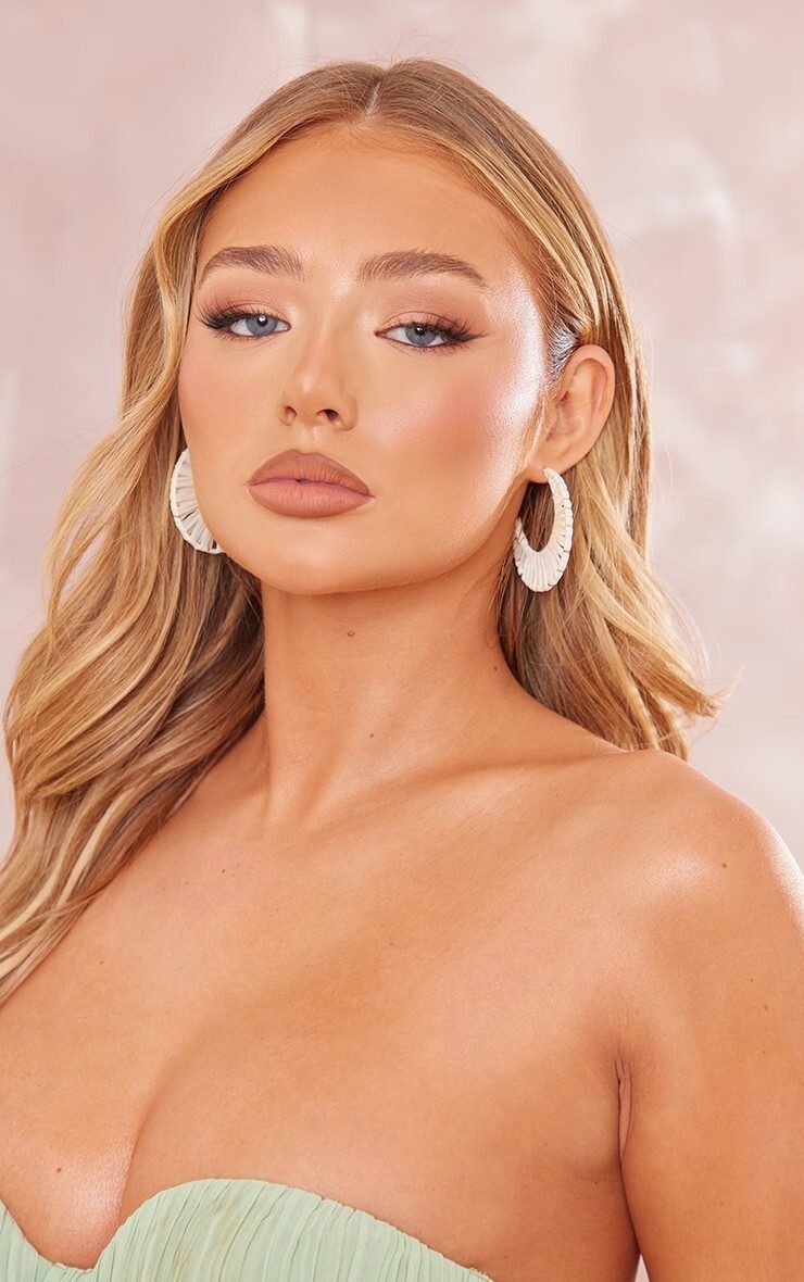 PrettyLittleThing SS 2023 — Amber Jepson #234