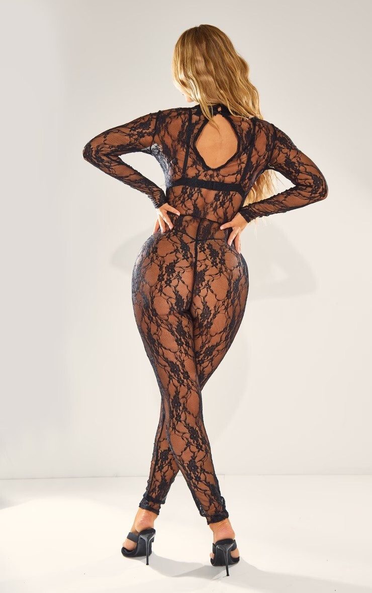 PrettyLittleThing SS 2023 — Amber Jepson #549