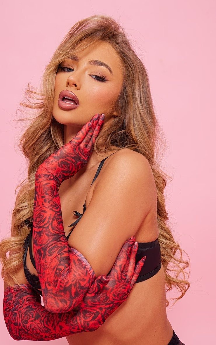 PrettyLittleThing SS 2024 — Amber Jepson #236