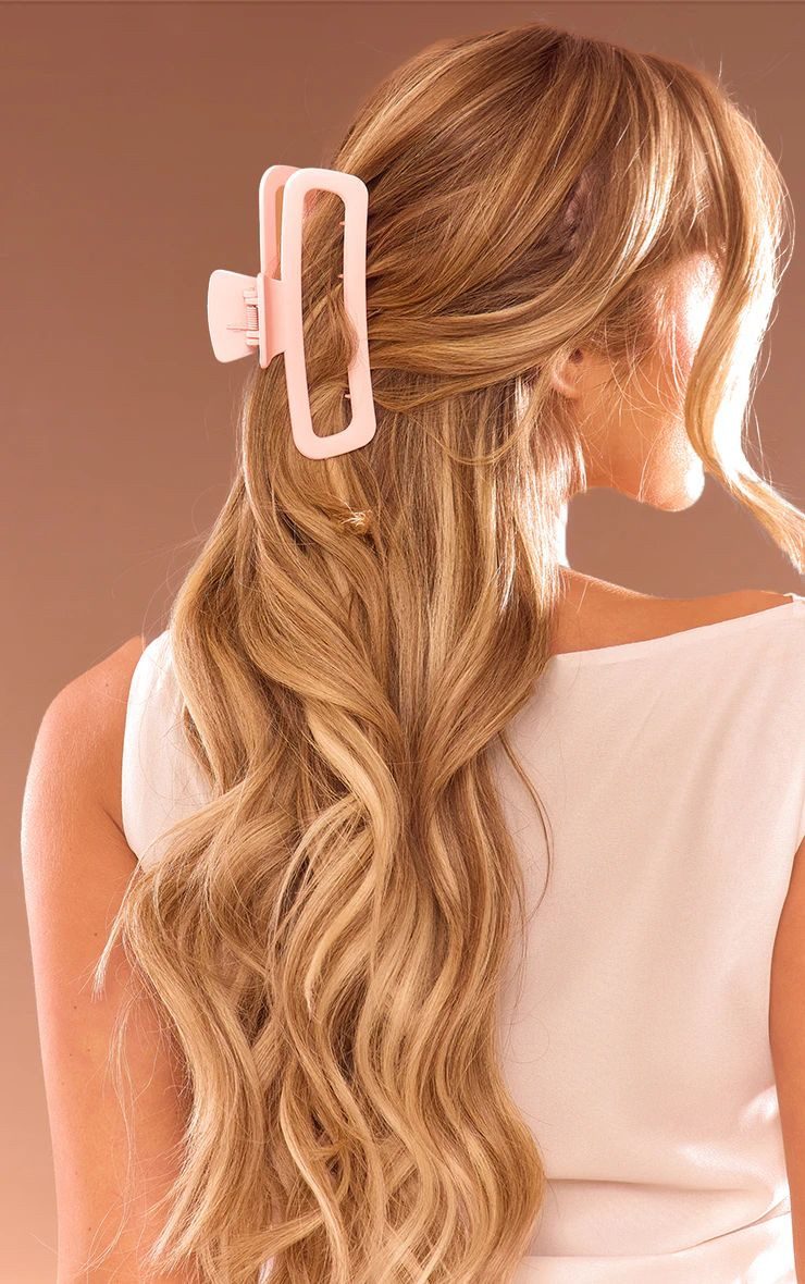 PrettyLittleThing SS 2024 — Amber Jepson #492