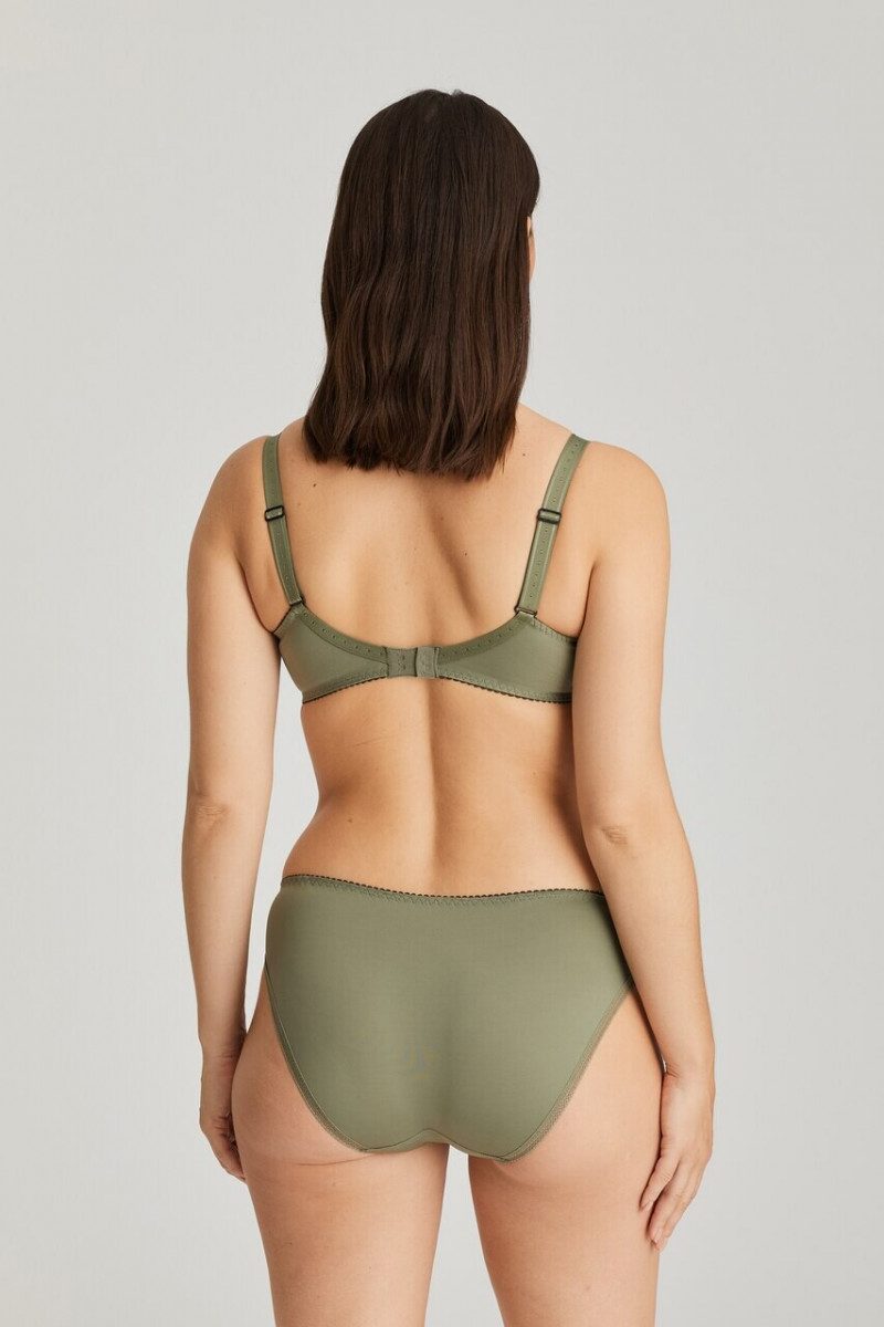 Prima Donna SS 2020 — Sabrina Laporte #70