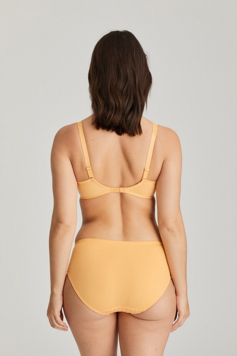 Prima Donna SS 2020 — Sabrina Laporte #96