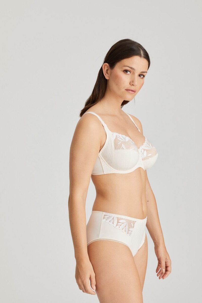 Prima Donna SS 2020 — Sabrina Laporte #103