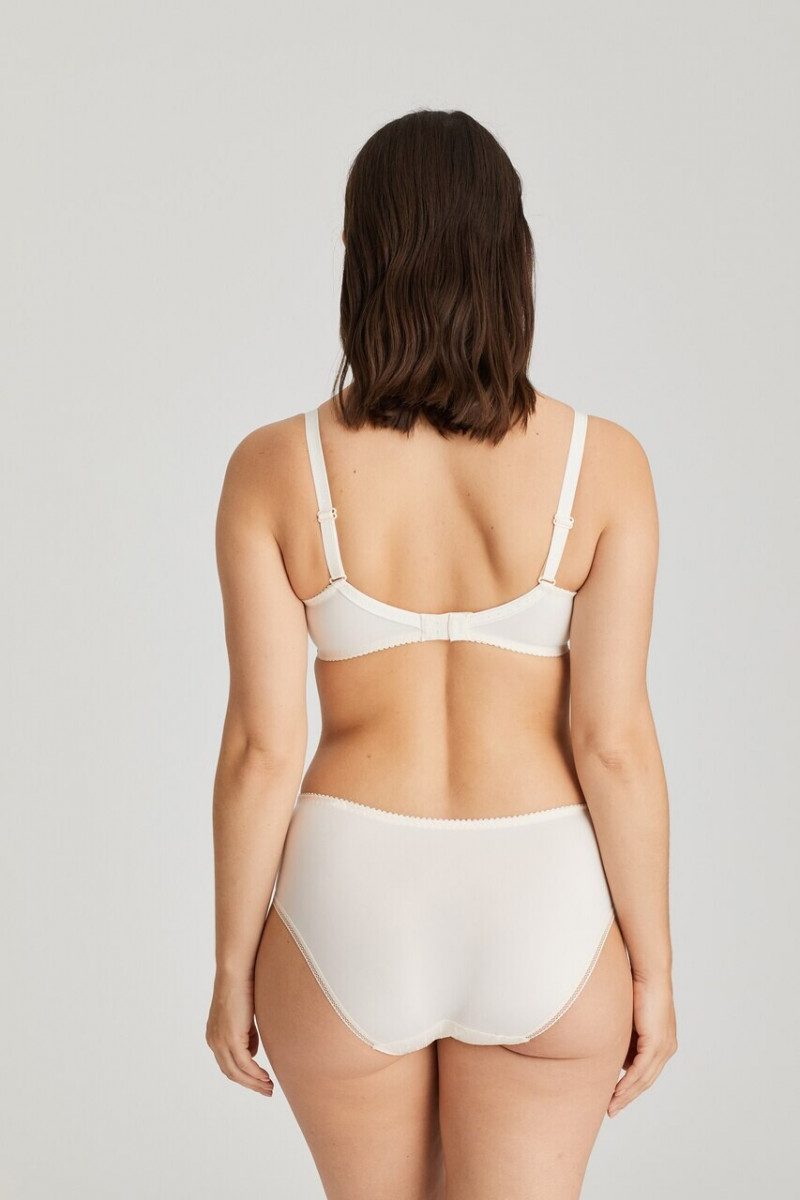 Prima Donna SS 2020 — Sabrina Laporte #150