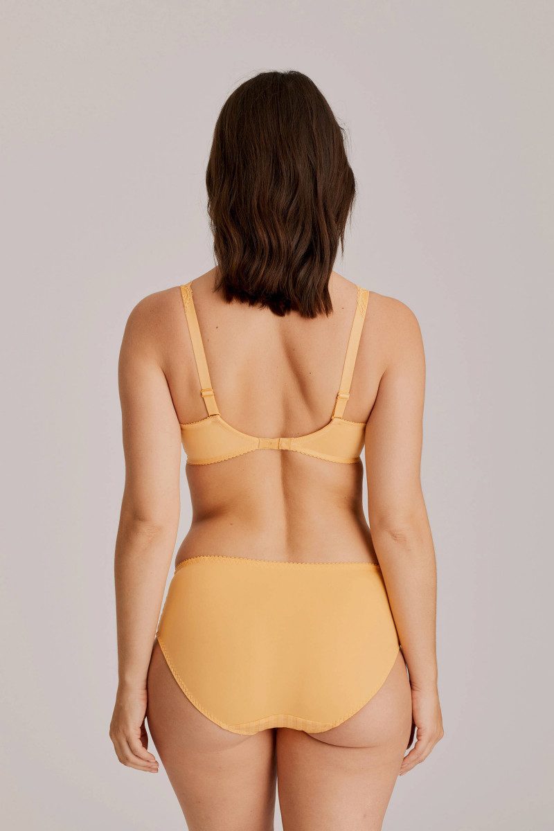 Prima Donna SS 2020 — Sabrina Laporte #157