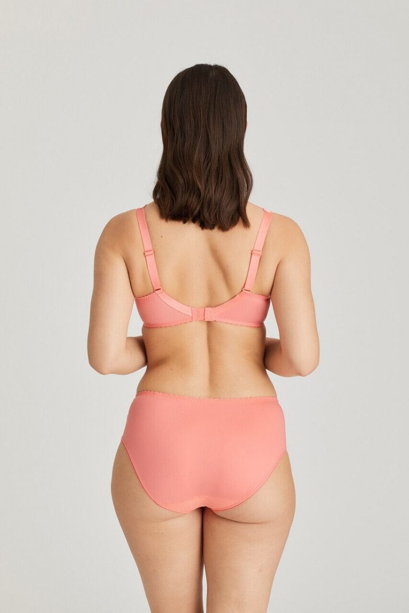 Prima Donna SS 2020 — Sabrina Laporte #109