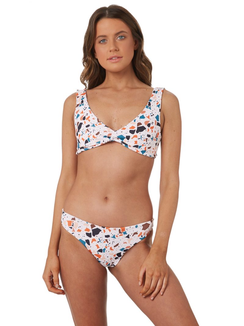SurfStitch SS 2019 — Tess Homann #46