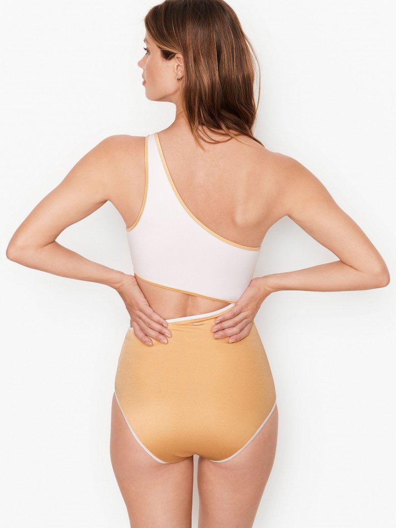 Victoria's Secret Swim FW 2021 — Maggie Rawlins #10