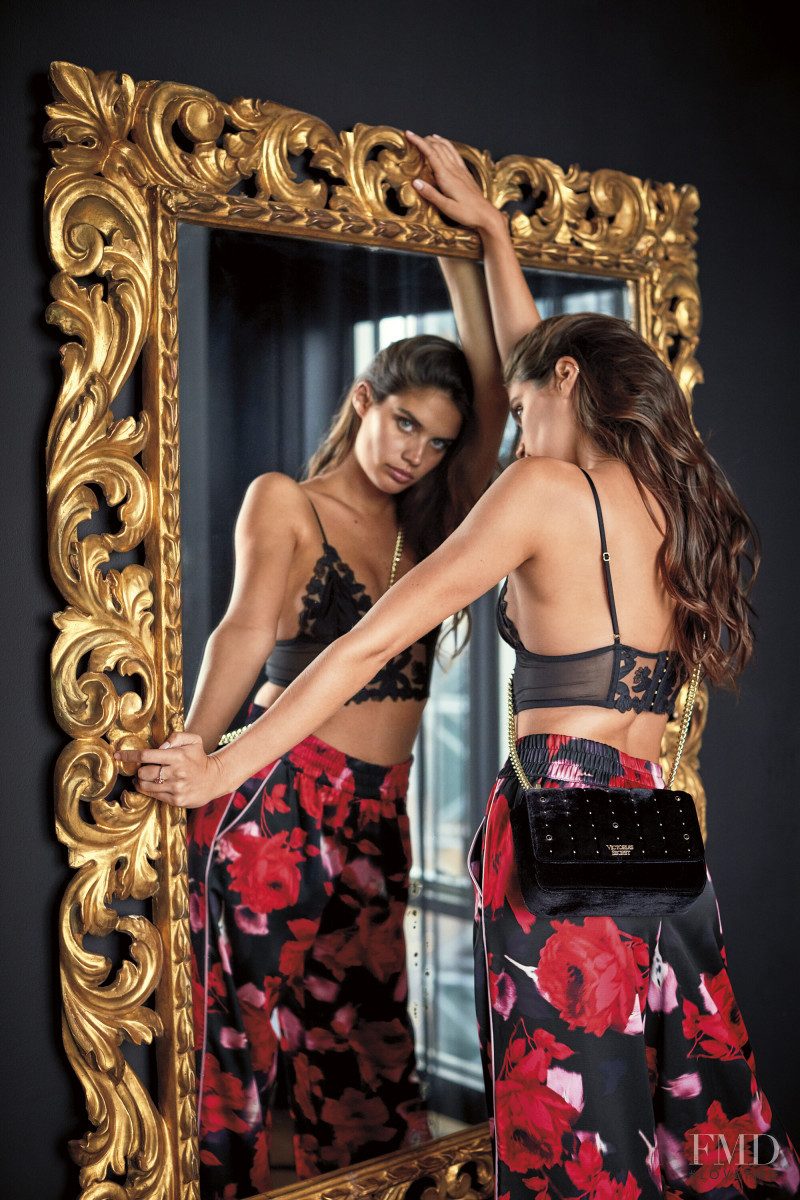 Victoria's Secret FW 2019 — Sara Sampaio #17