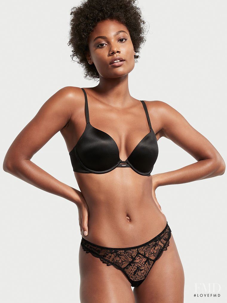 Victoria's Secret FW 2021 — Ange-Marie Moutambou #102