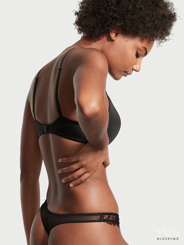 Victoria's Secret FW 2021 — Ange-Marie Moutambou #107