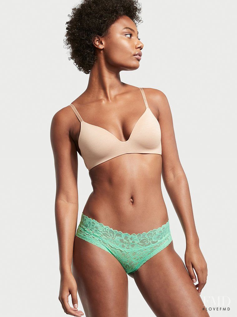 Victoria's Secret FW 2021 — Ange-Marie Moutambou #104