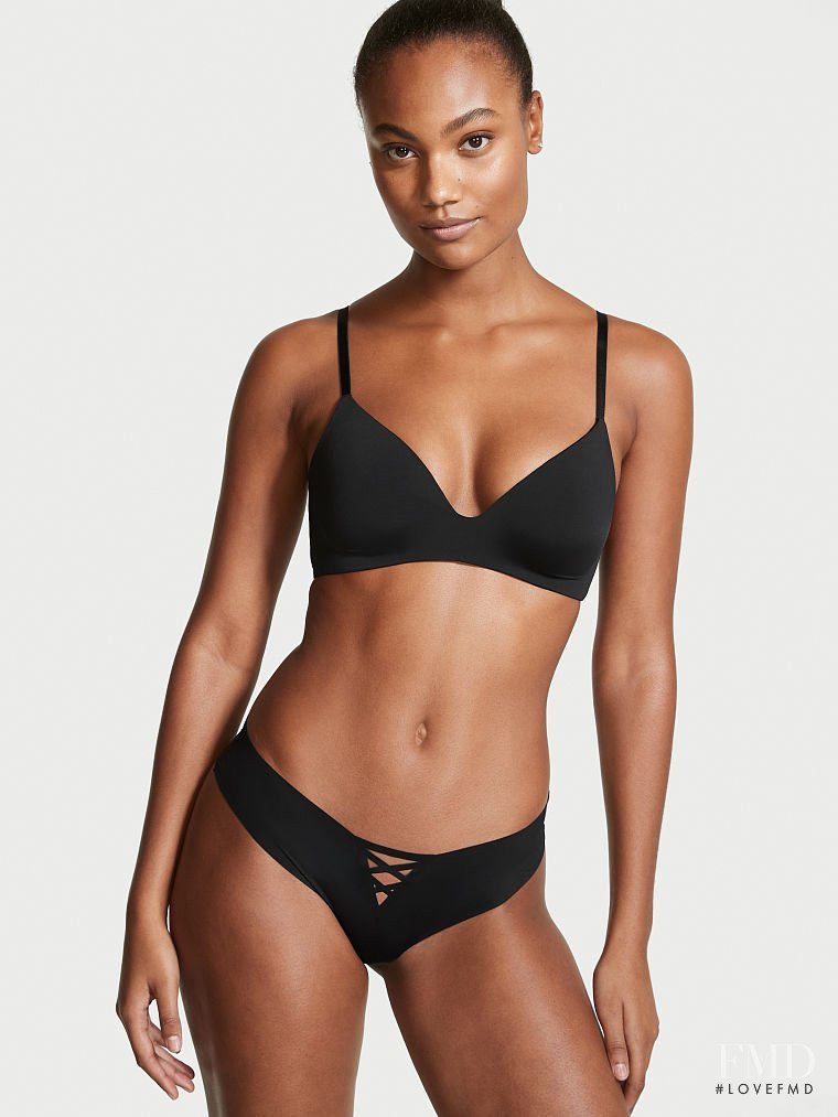 Victoria's Secret FW 2021 — Ange-Marie Moutambou #112