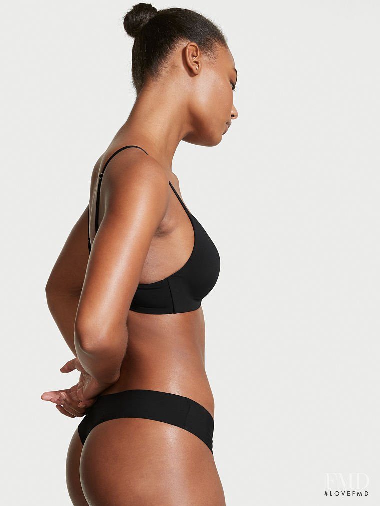 Victoria's Secret FW 2021 — Ange-Marie Moutambou #110