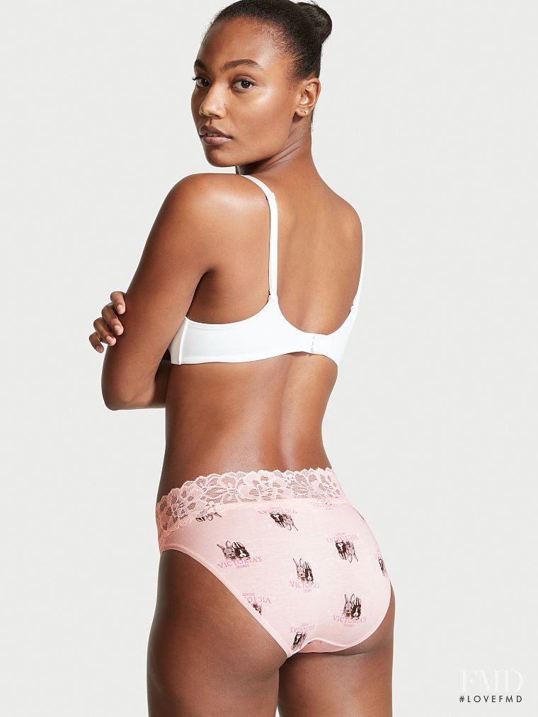 Victoria's Secret FW 2021 — Ange-Marie Moutambou #84