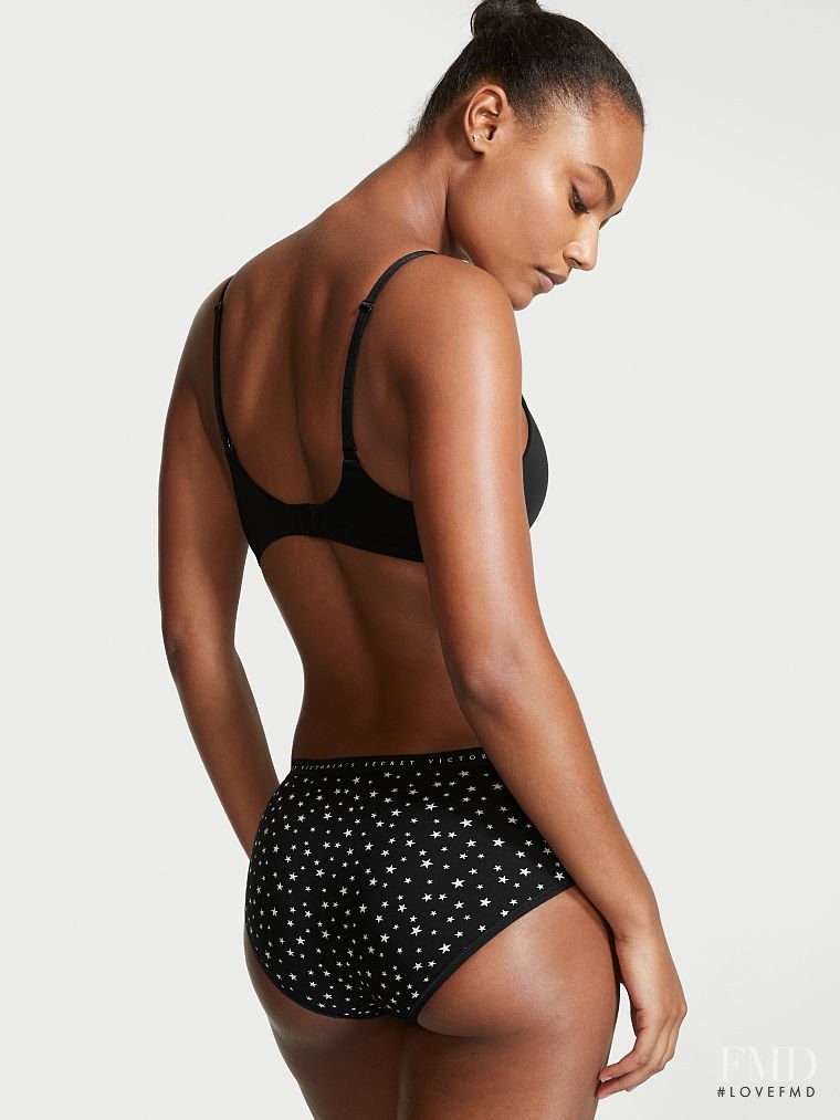 Victoria's Secret FW 2021 — Ange-Marie Moutambou #97