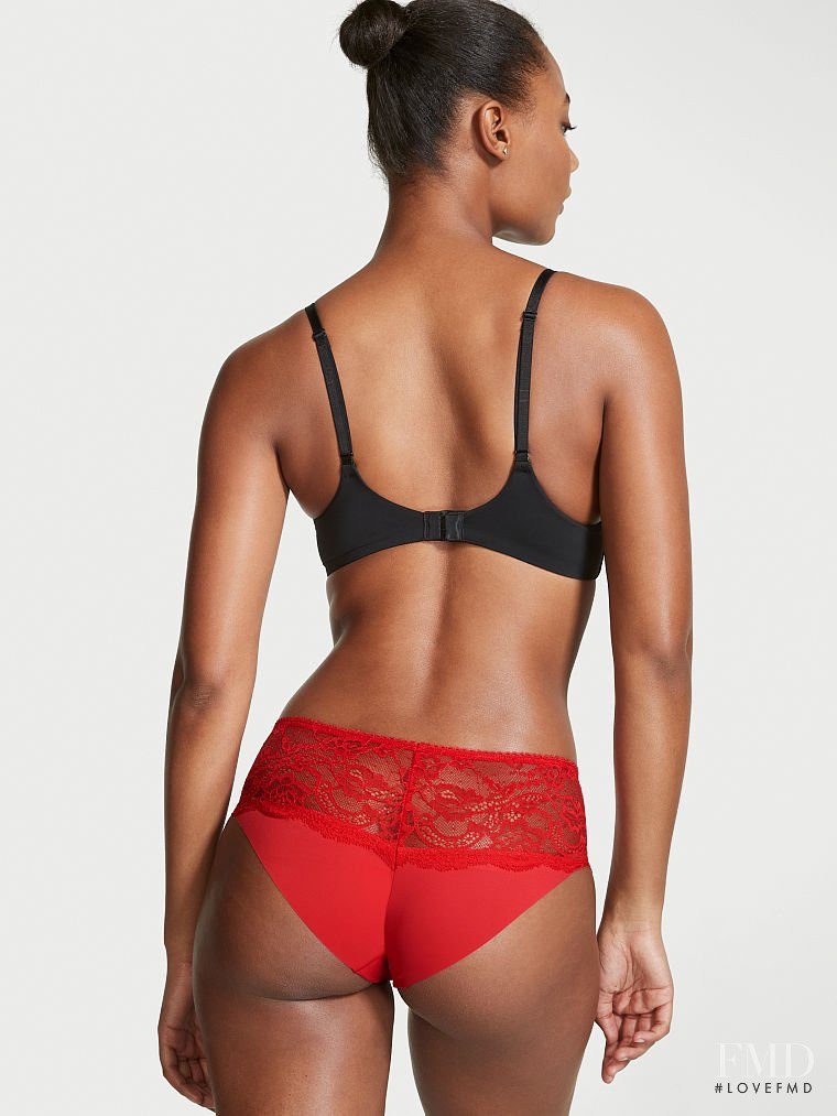 Victoria's Secret FW 2021 — Ange-Marie Moutambou #93