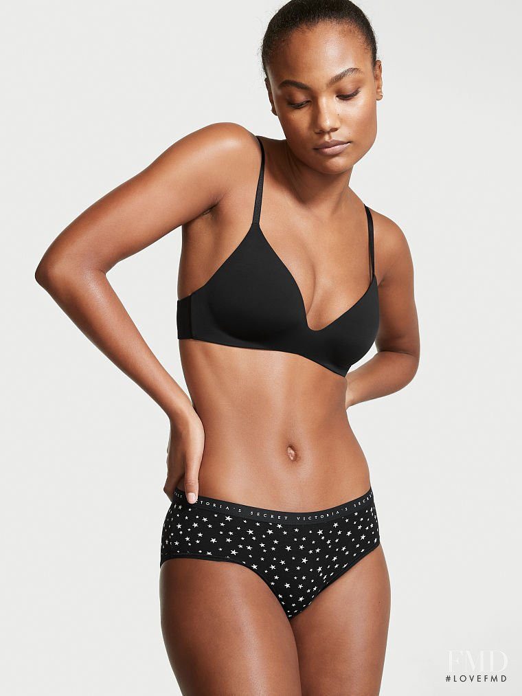 Victoria's Secret FW 2021 — Ange-Marie Moutambou #90