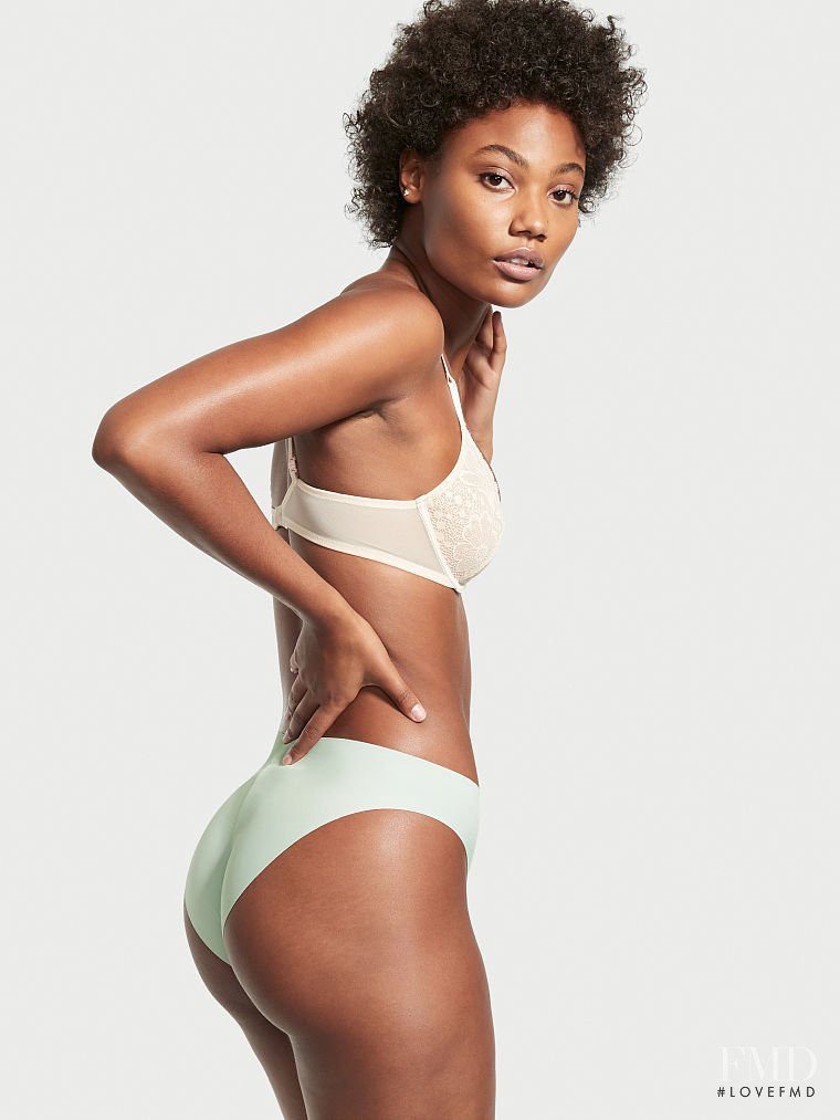 Victoria's Secret FW 2021 — Ange-Marie Moutambou #119