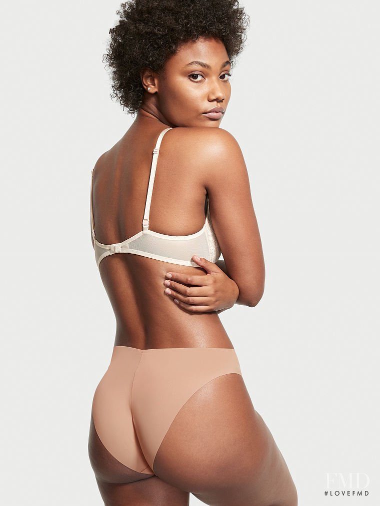 Victoria's Secret FW 2021 — Ange-Marie Moutambou #124