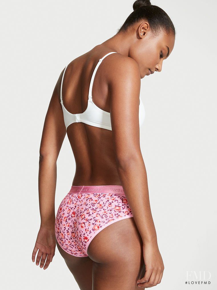 Victoria's Secret FW 2021 — Ange-Marie Moutambou #151