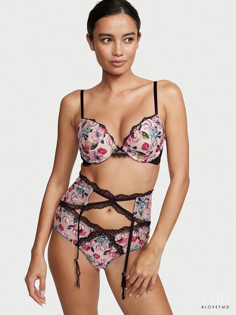 Victoria's Secret FW 2021 — Kelsey Merritt #84