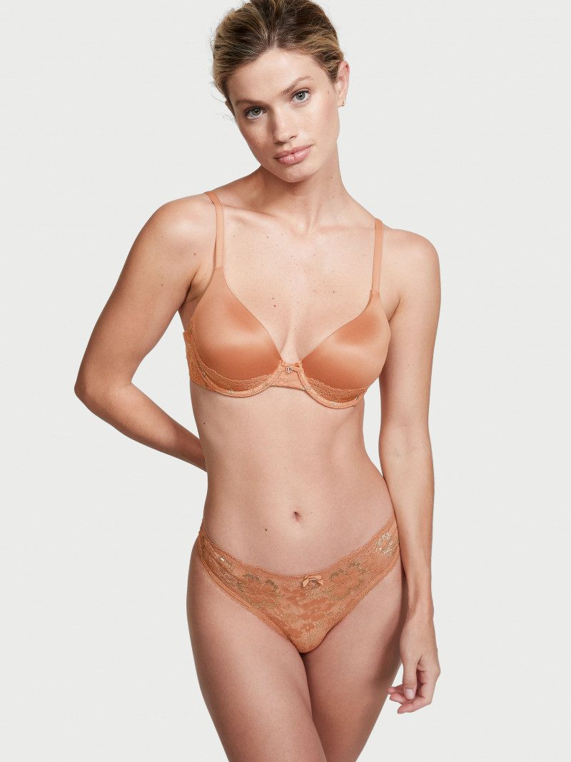 Victoria's Secret FW 2021 — Maggie Rawlins #9