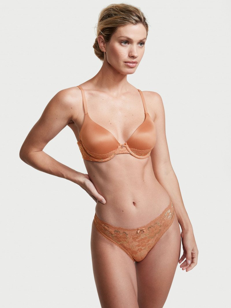 Victoria's Secret FW 2021 — Maggie Rawlins #11