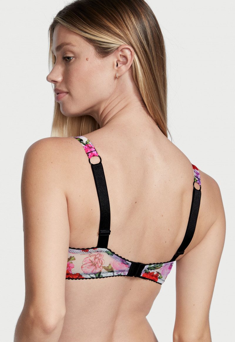 Victoria's Secret FW 2021 — Maggie Rawlins #68