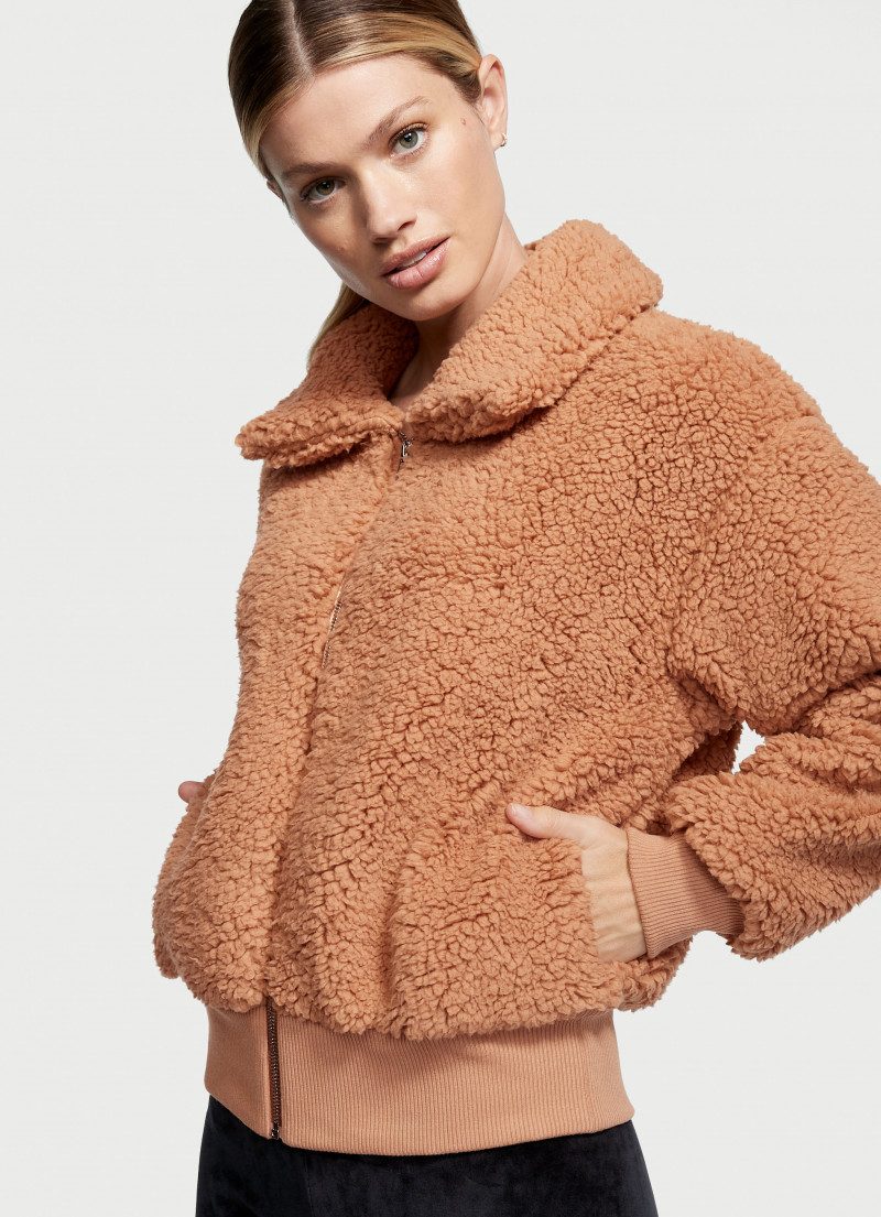 Victoria's Secret FW 2021 — Maggie Rawlins #86