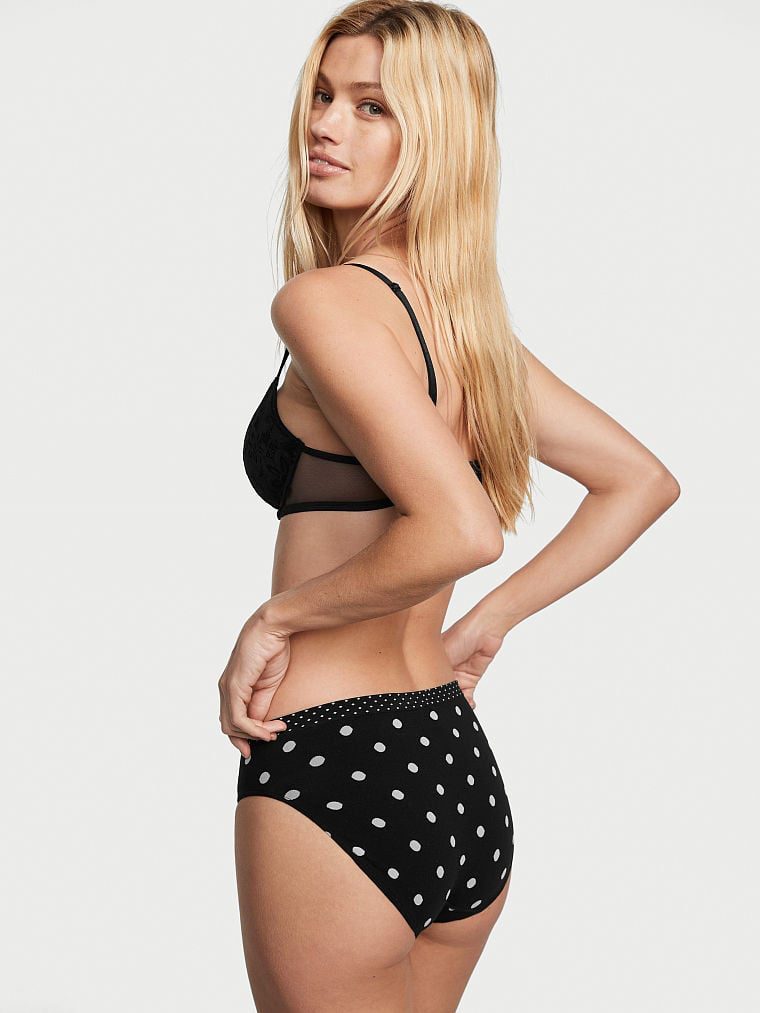 Victoria's Secret FW 2022 — Maggie Rawlins #119