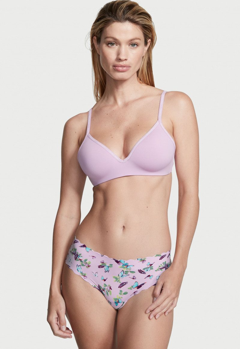 Victoria's Secret FW 2022 — Maggie Rawlins #12