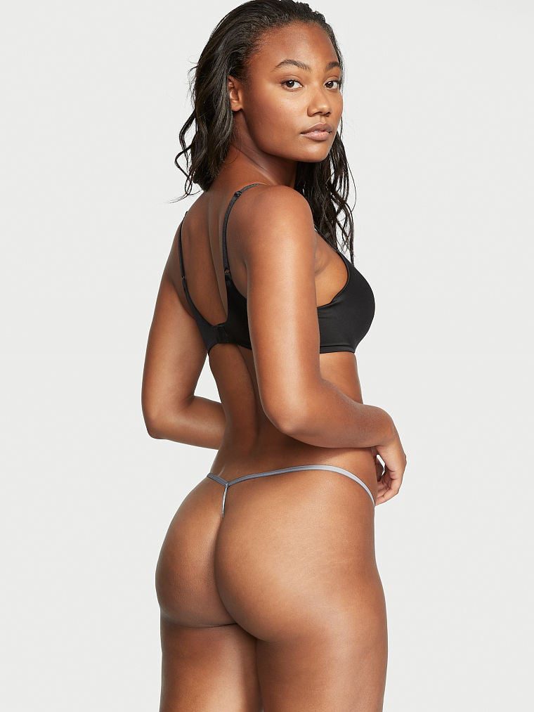 Victoria's Secret FW 2022 — Ange-Marie Moutambou #19