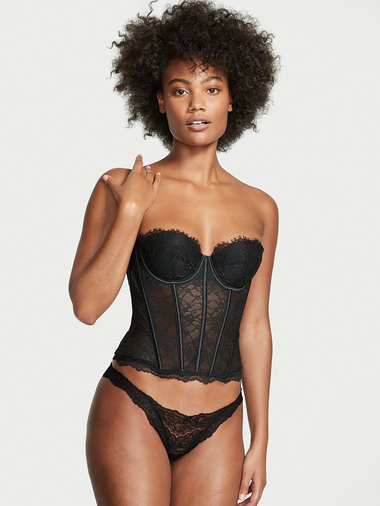 Victoria's Secret FW 2022 — Ange-Marie Moutambou #24