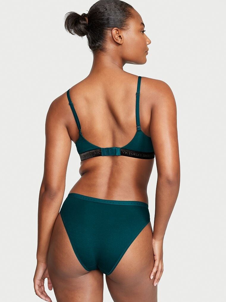 Victoria's Secret FW 2022 — Ange-Marie Moutambou #8