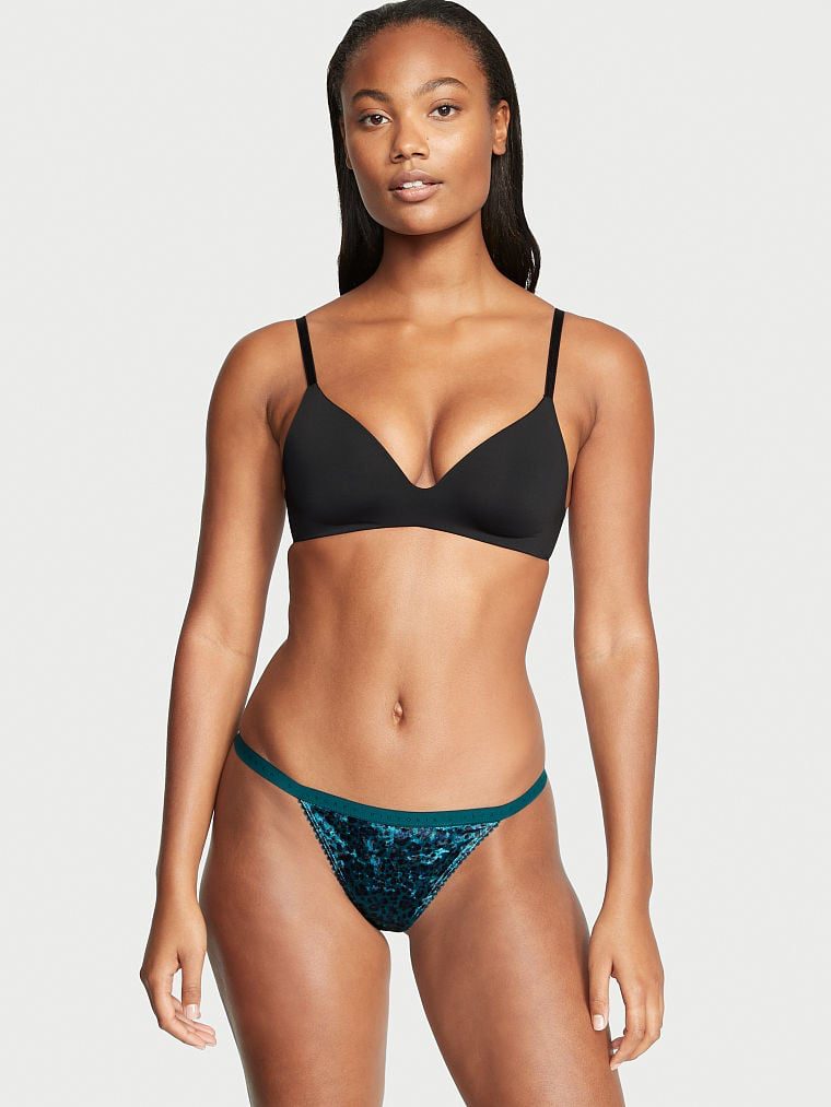 Victoria's Secret FW 2022 — Ange-Marie Moutambou #12
