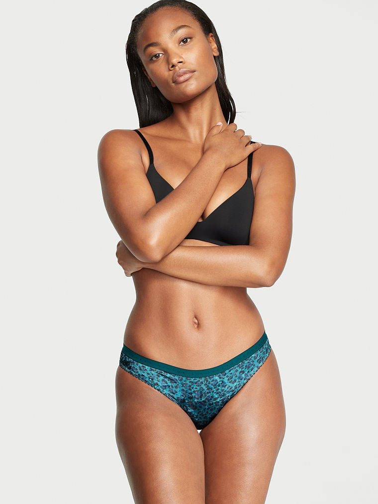 Victoria's Secret FW 2022 — Ange-Marie Moutambou #13