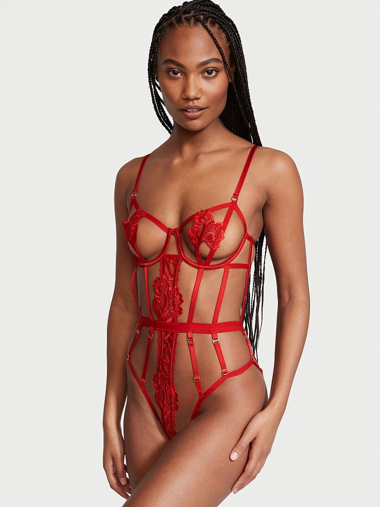 Victoria's Secret FW 2022 — Ange-Marie Moutambou #43